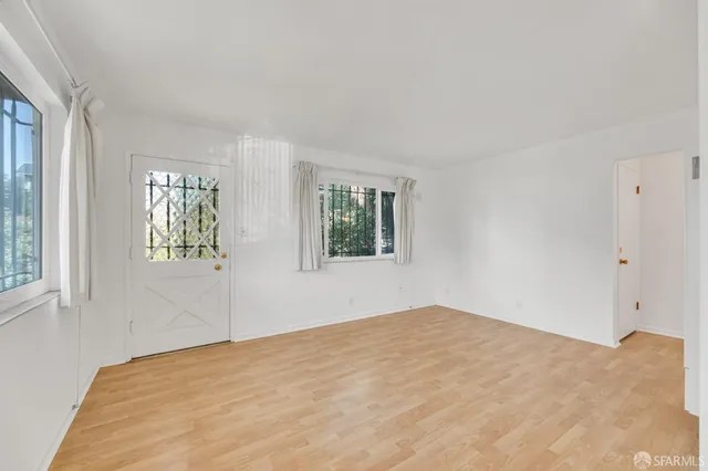 a view of empty room with window