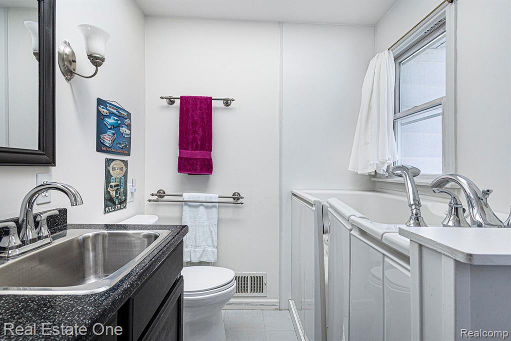 3121 Grace Road Frankfort, MI 49635 - Photo 22 of 95 Gallery Image 22