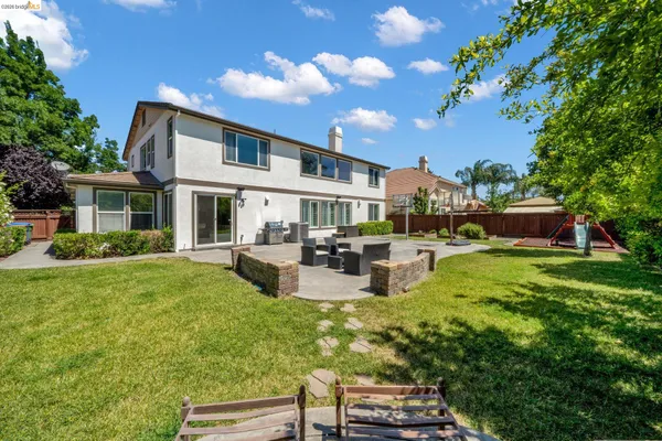 $1,065,000 | 1858 Alexander Way, Brentwood, CA 94513