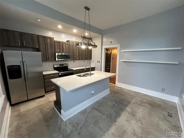 $2,600 | 2643 Wyoming Street, St. Louis, MO 63118