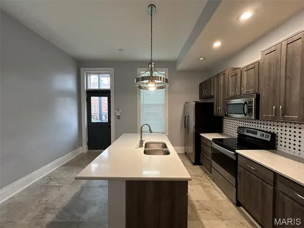 $2,600 | 2643 Wyoming Street, St. Louis, MO 63118
