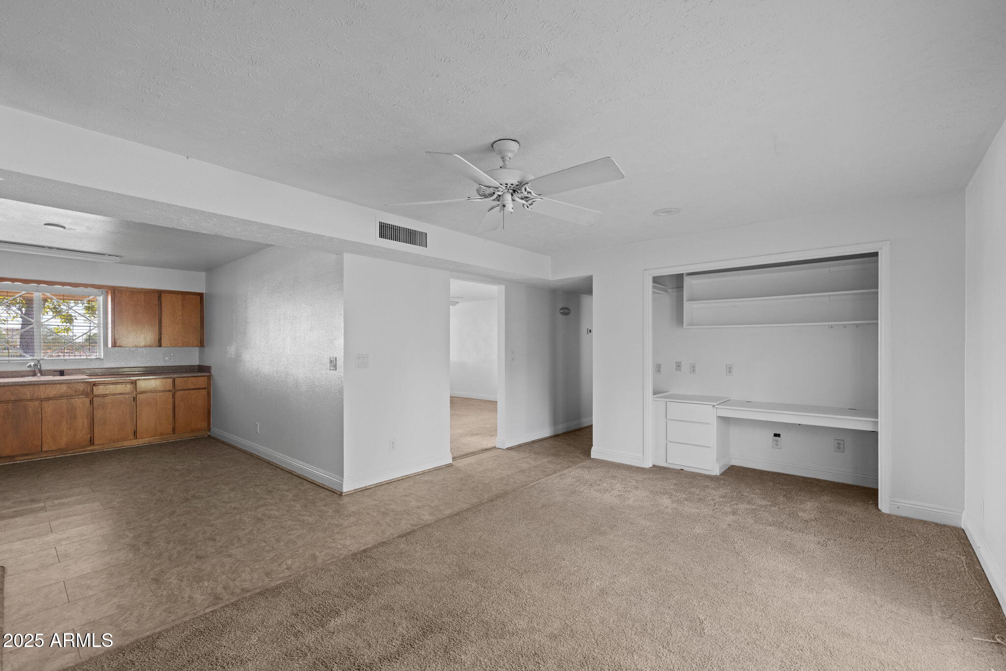333 South Cooper Road Chandler, AZ 85225 - Photo 21 of 68 a view of an empty room with a window