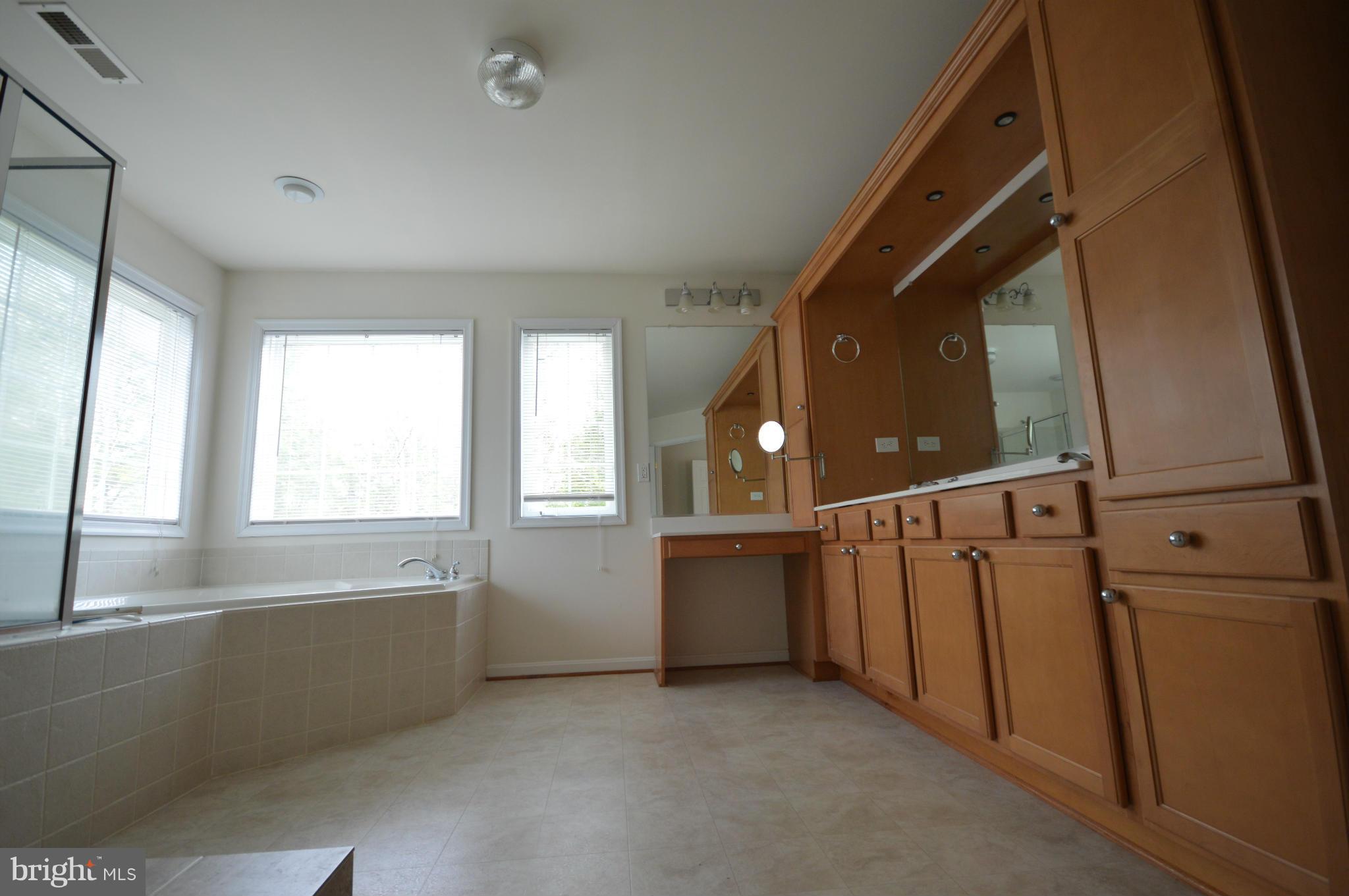 144 Revell Road Fredericksburg, VA 22405 - Photo 14 of 30 Bath (Master)