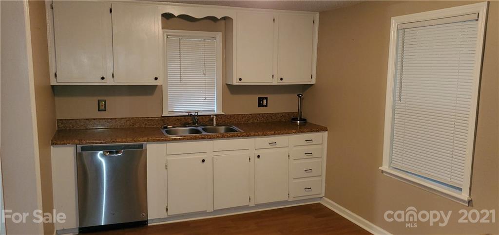 852 Matthews School Road Matthews, NC 28105 - Photo 3 of 23 Gallery Image 3