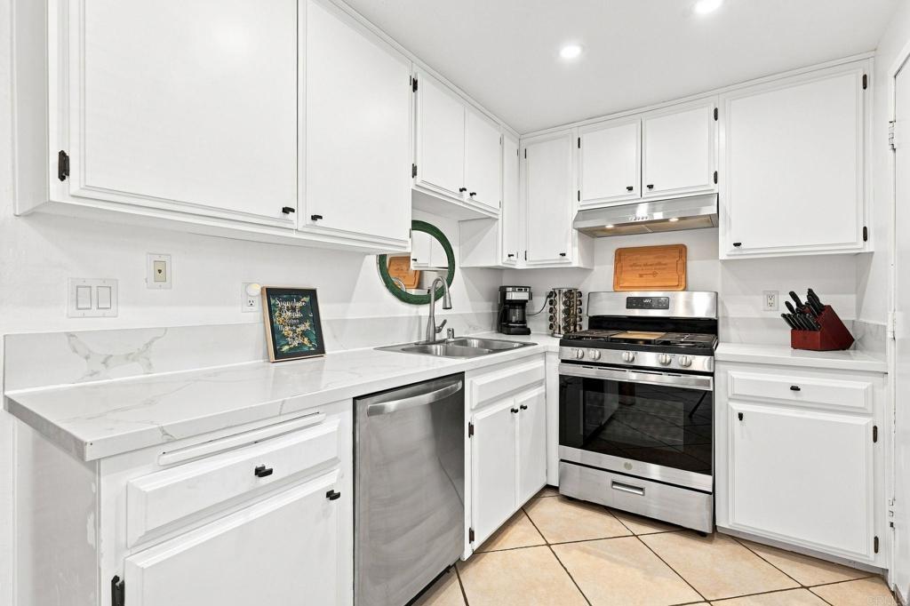 320 Grapevine Road, Unit 102 Vista, CA 92083 - Photo 8 of 22 Gallery Image 8