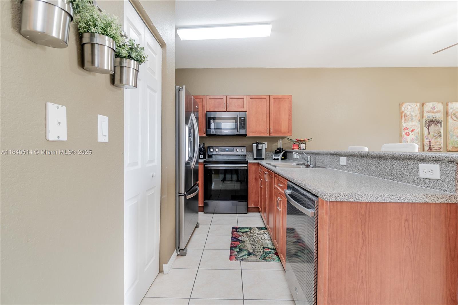 14053 Southwest 49th Street, Unit 7 Miramar, FL 33027 - Photo 8 of 43