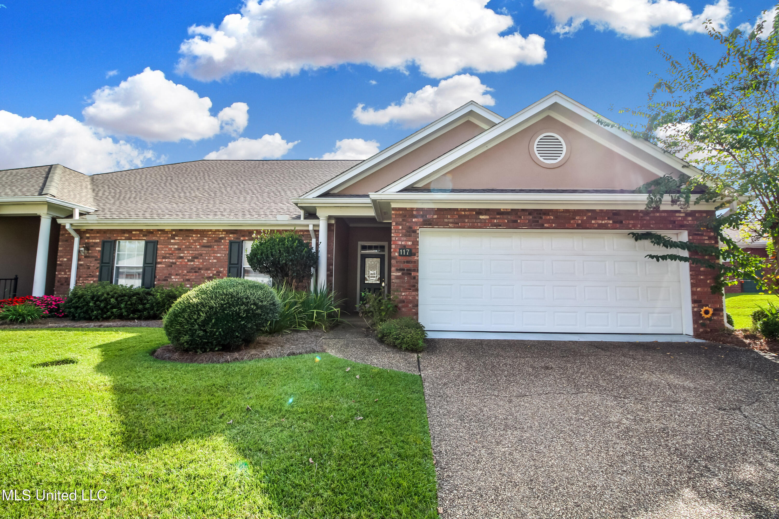 117 Springtree Drive Brandon, MS 39042 - Photo 1 of 32 IMG_8829