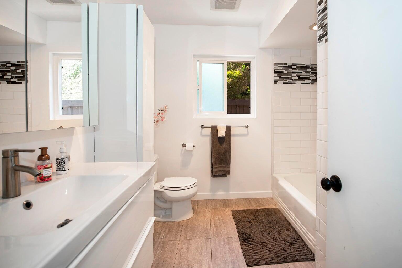416 North Ontare Road Santa Barbara, CA 93105 - Photo 11 of 18 Bathroom 2