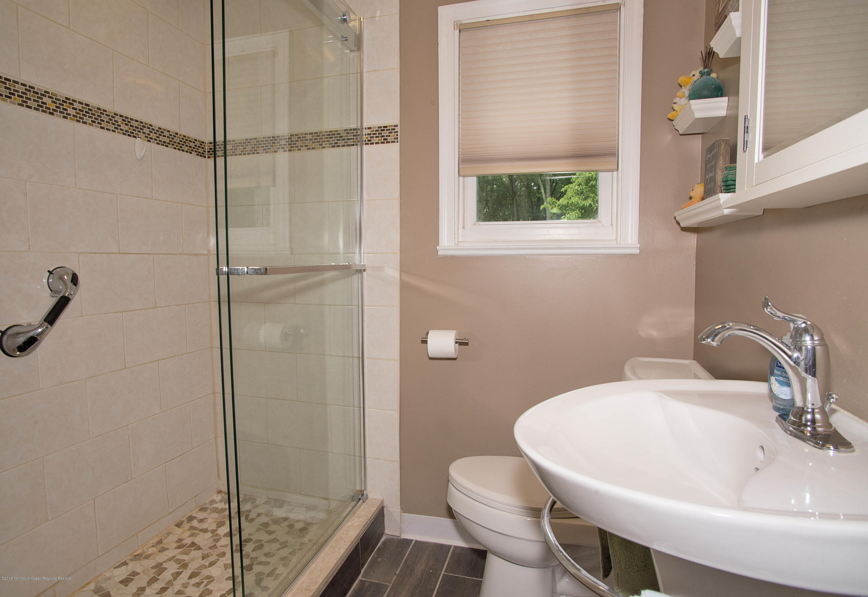 123 South New Prospect Road Jackson, NJ 08527 - Photo 12 of 18 _RMJ7520 bathroom