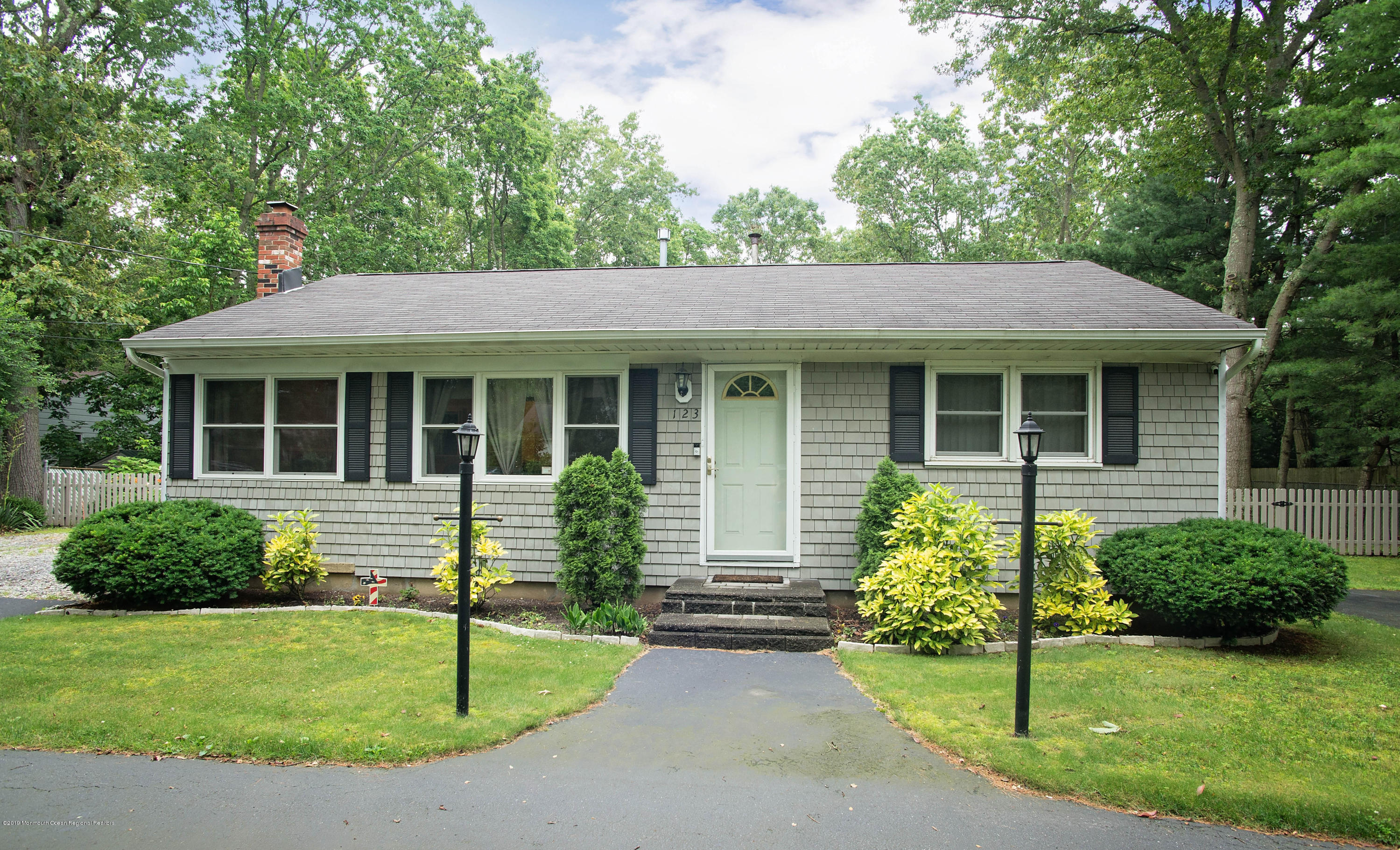123 South New Prospect Road Jackson, NJ 08527 - Photo 2 of 18 _RMJ7490 front