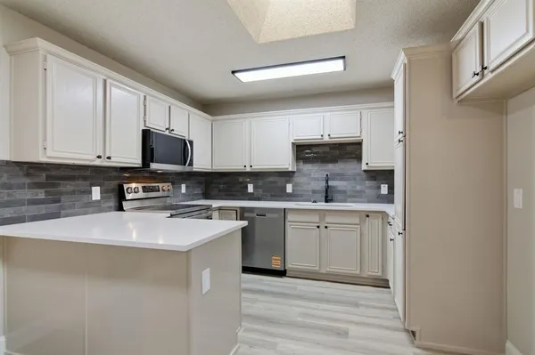$325,000 | 8105 Spruce Valley Drive, Fort Worth, TX 76137