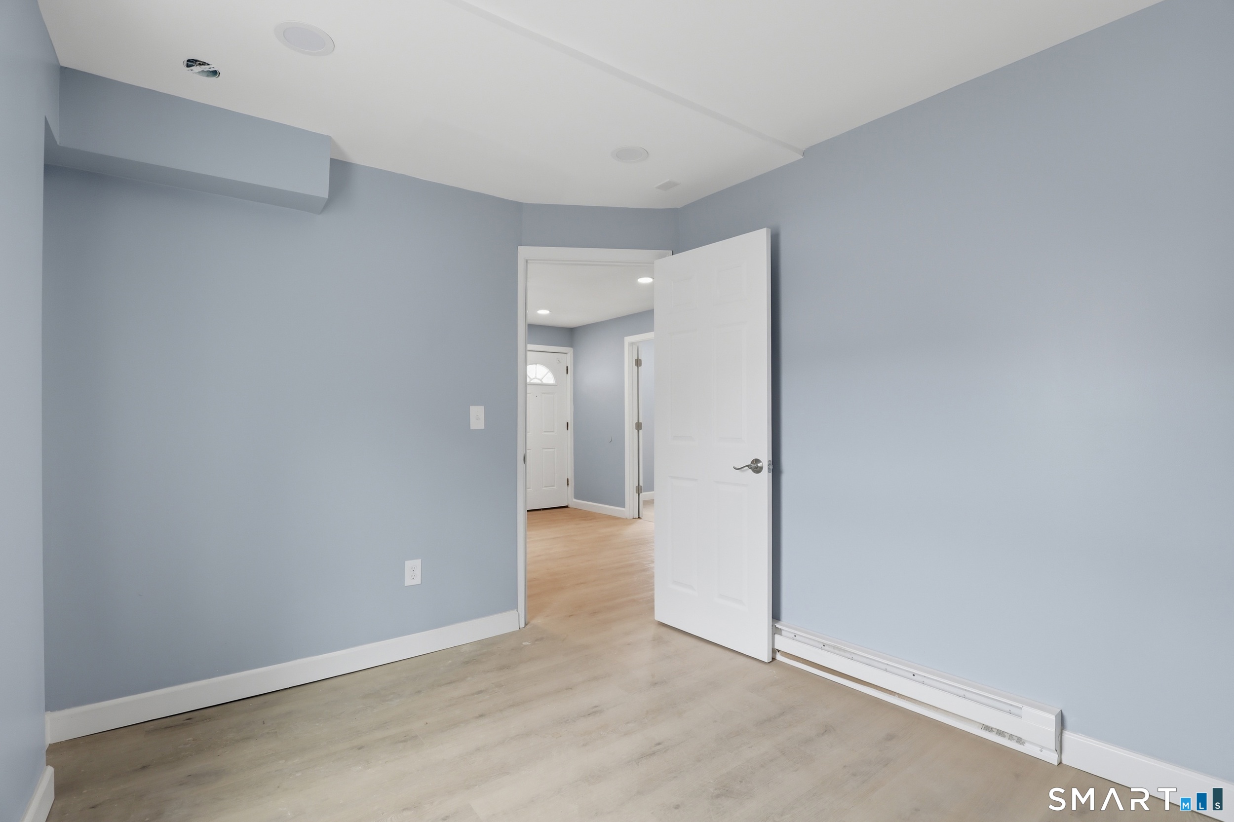 33 Congress Avenue Waterbury, CT 06708 - Photo 7 of 29