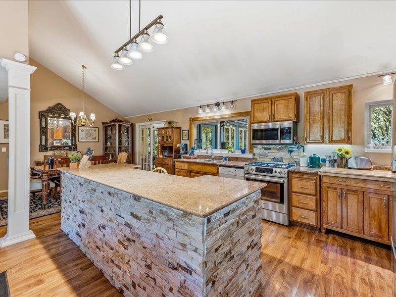 15444 Nancy Way Grass Valley, CA 95949 - Photo 11 of 52