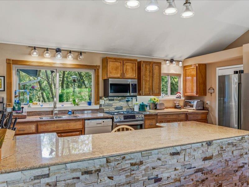 15444 Nancy Way Grass Valley, CA 95949 - Photo 16 of 52