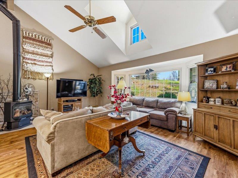 15444 Nancy Way Grass Valley, CA 95949 - Photo 8 of 52