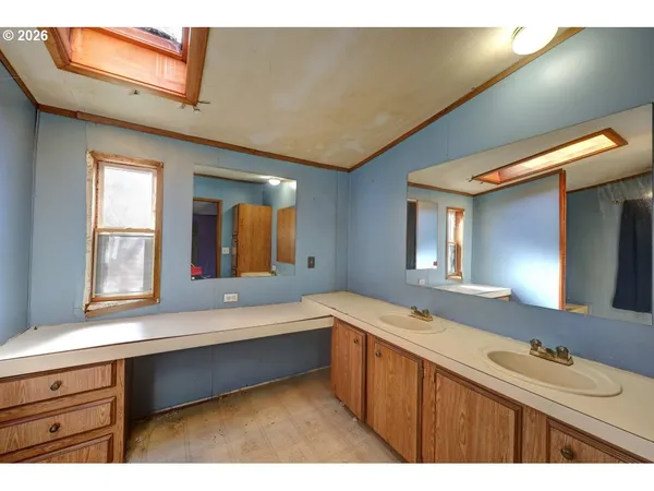 $299,999 | 1009 King Salmon Place, Hammond, OR 97121