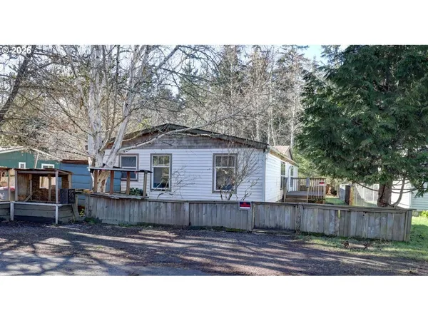 $299,999 | 1009 King Salmon Place, Hammond, OR 97121