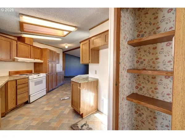 $299,999 | 1009 King Salmon Place, Hammond, OR 97121