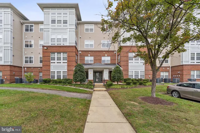 $326,000 | 13216 Fox Bow Drive, Unit 305, Upper Marlboro, MD 20774