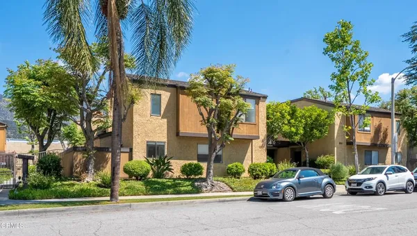 $649,000 | 211 Linwood Avenue, Unit C, Monrovia, CA 91016