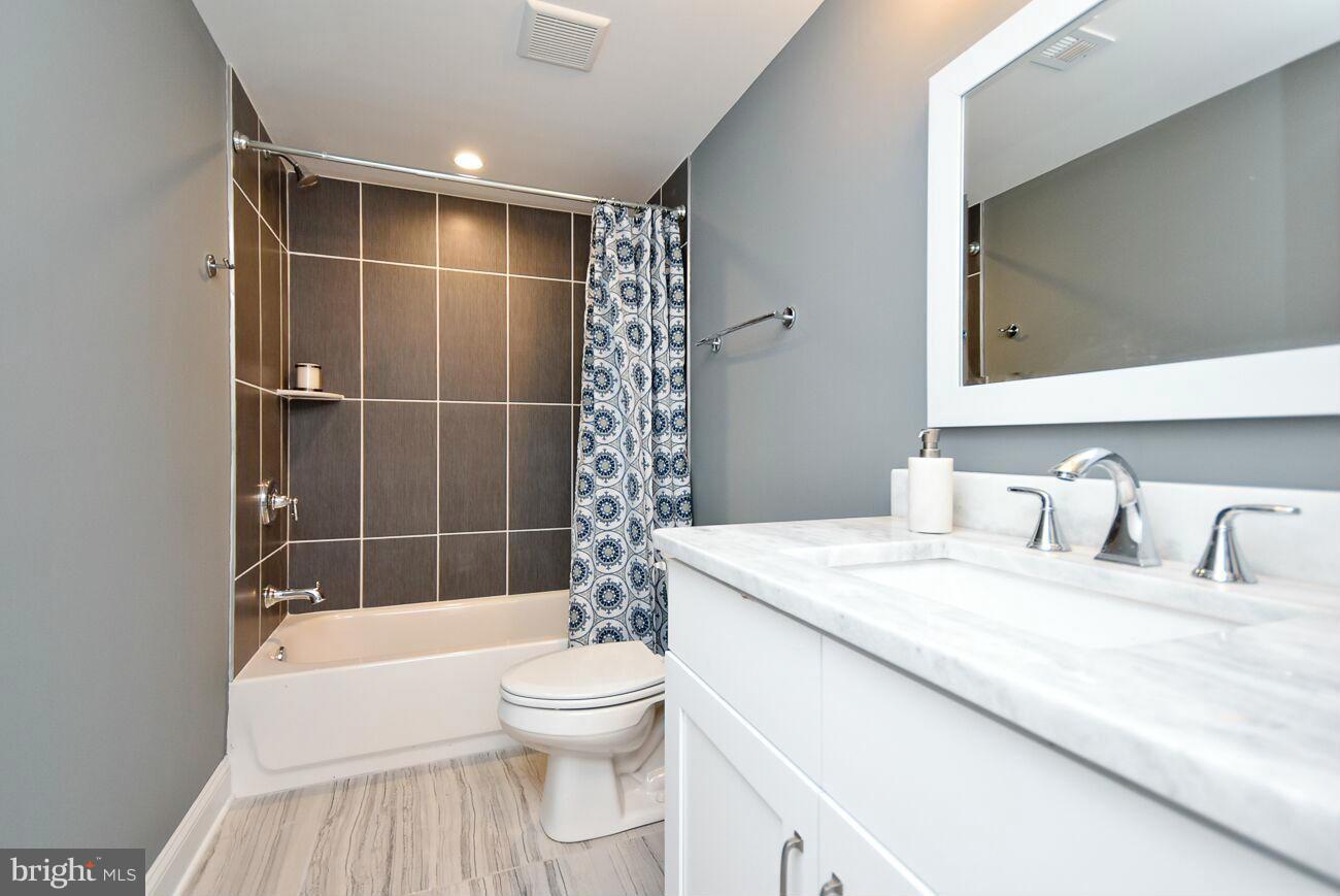 31 53rd Place Southeast Washington, DC 20019 - Photo 27 of 30 Bath