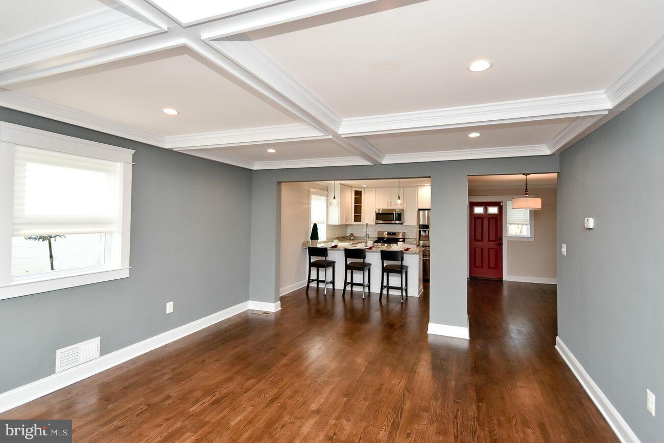 31 53rd Place Southeast Washington, DC 20019 - Photo 5 of 30 Living Room