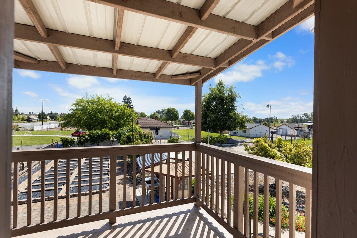 9930 Calvine Road Sacramento, CA 95829 - Photo 32 of 97 a view of a balcony