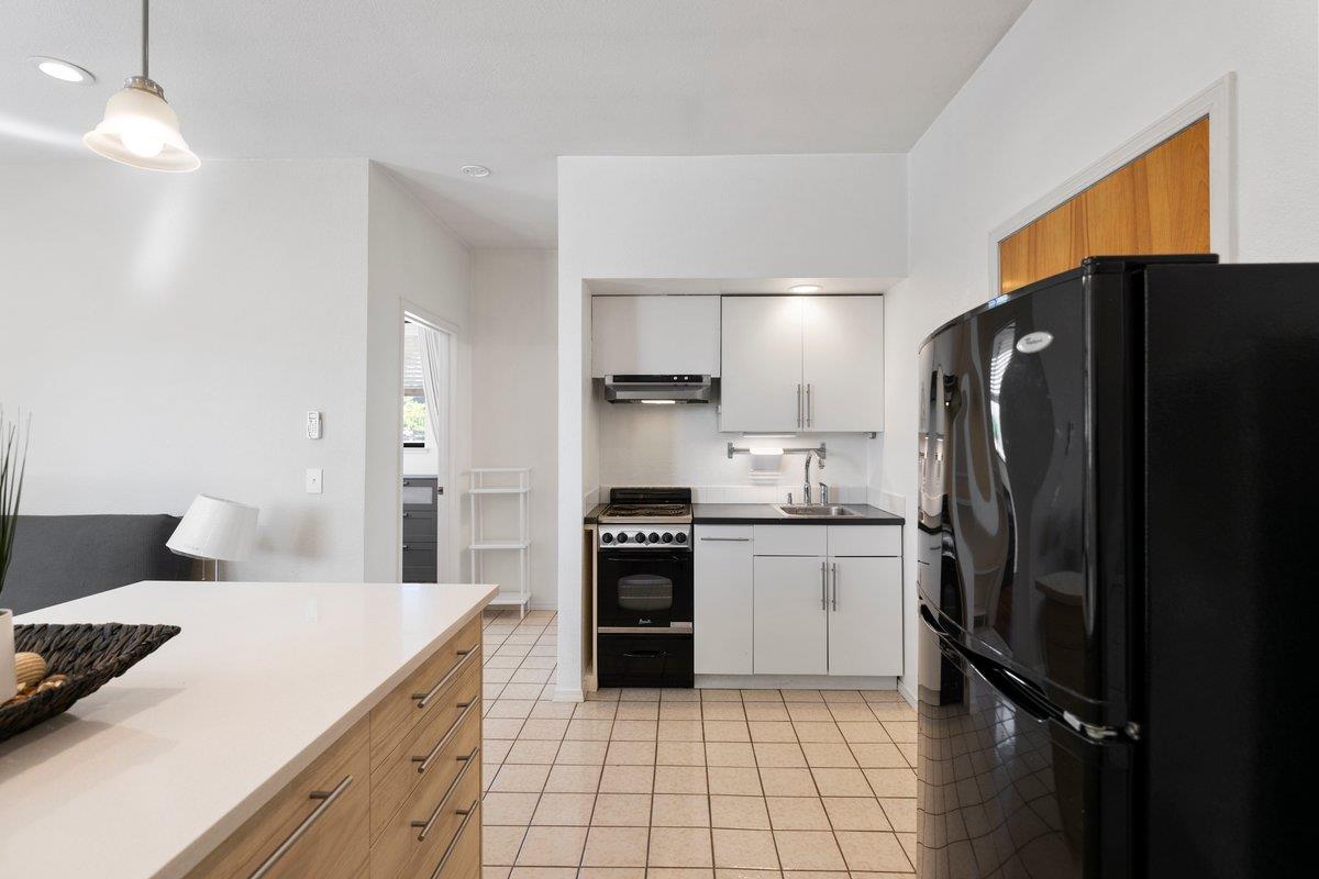 9930 Calvine Road Sacramento, CA 95829 - Photo 36 of 85 Kitchenette with 24" Range and Sink