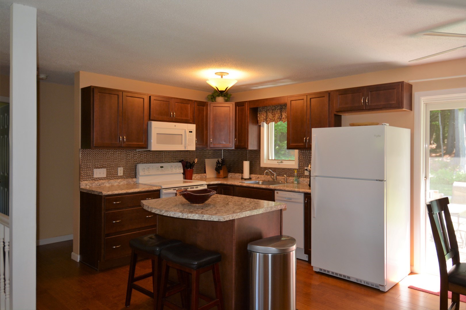 11 Knoll Road Wolfeboro, NH 03894 - Photo 3 of 14 Gallery Image 3