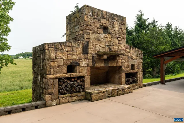 $2,900,000 | 325 B Factory Outlet Drive, Max Meadows, VA 24360