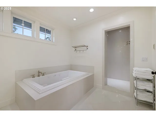 $1,395,000 | 2107 Bedford Way, Eugene, OR 97401