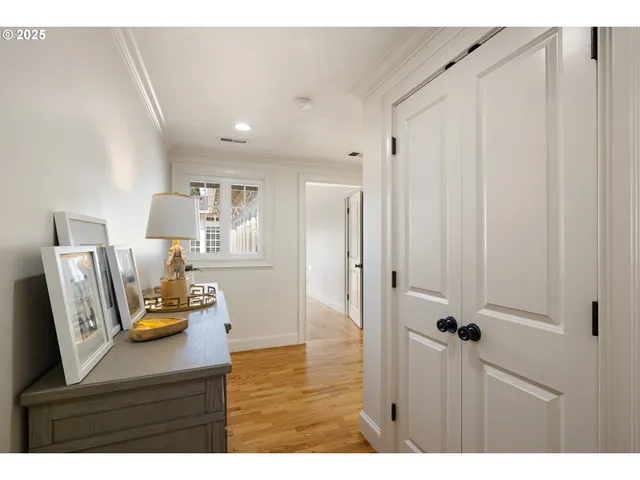 $1,395,000 | 2107 Bedford Way, Eugene, OR 97401