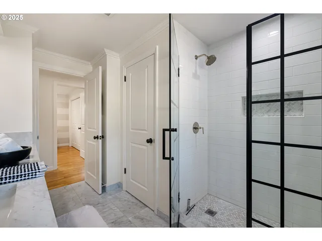 $1,395,000 | 2107 Bedford Way, Eugene, OR 97401