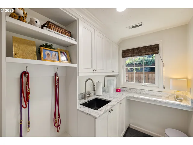 $1,395,000 | 2107 Bedford Way, Eugene, OR 97401