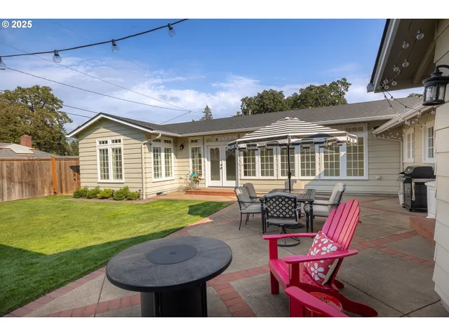 $1,395,000 | 2107 Bedford Way, Eugene, OR 97401