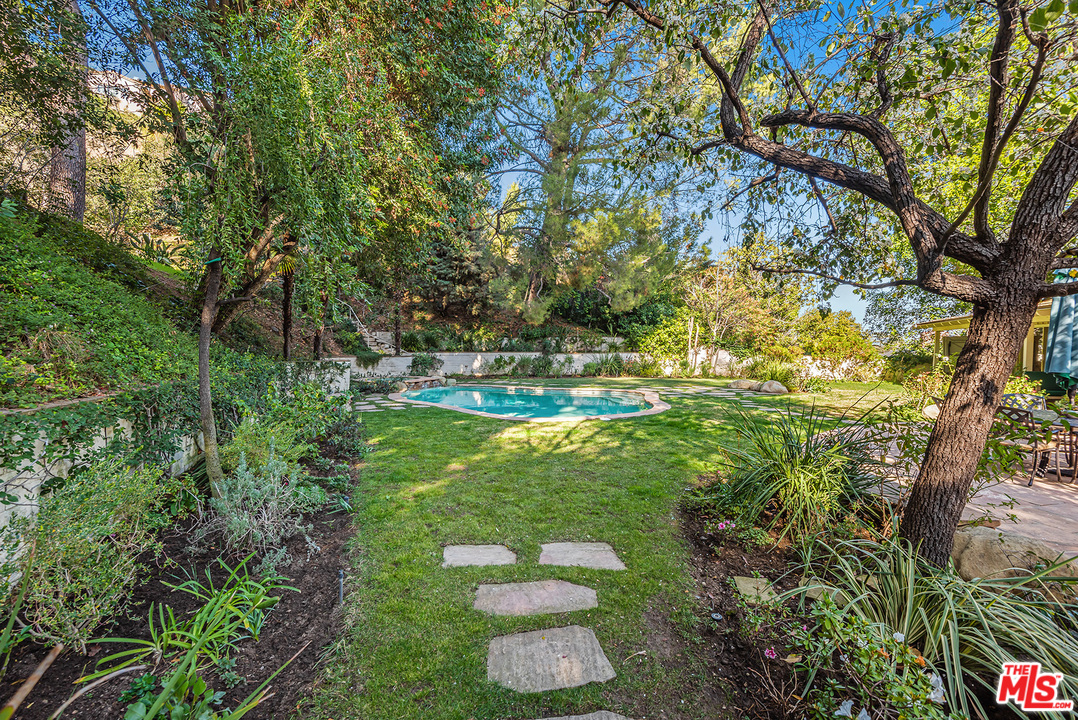 4205 Valley Meadow Road Encino, CA 91436 - Photo 23 of 41