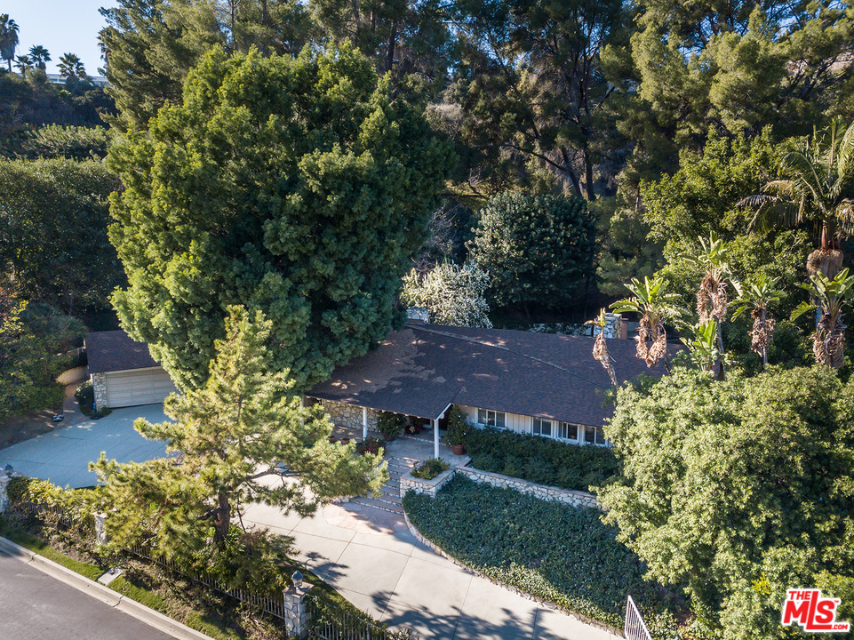 4205 Valley Meadow Road Encino, CA 91436 - Photo 33 of 41