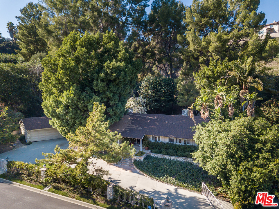 4205 Valley Meadow Road Encino, CA 91436 - Photo 35 of 41