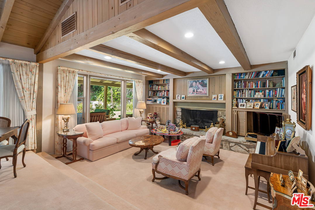 4205 Valley Meadow Road Encino, CA 91436 - Photo 8 of 41
