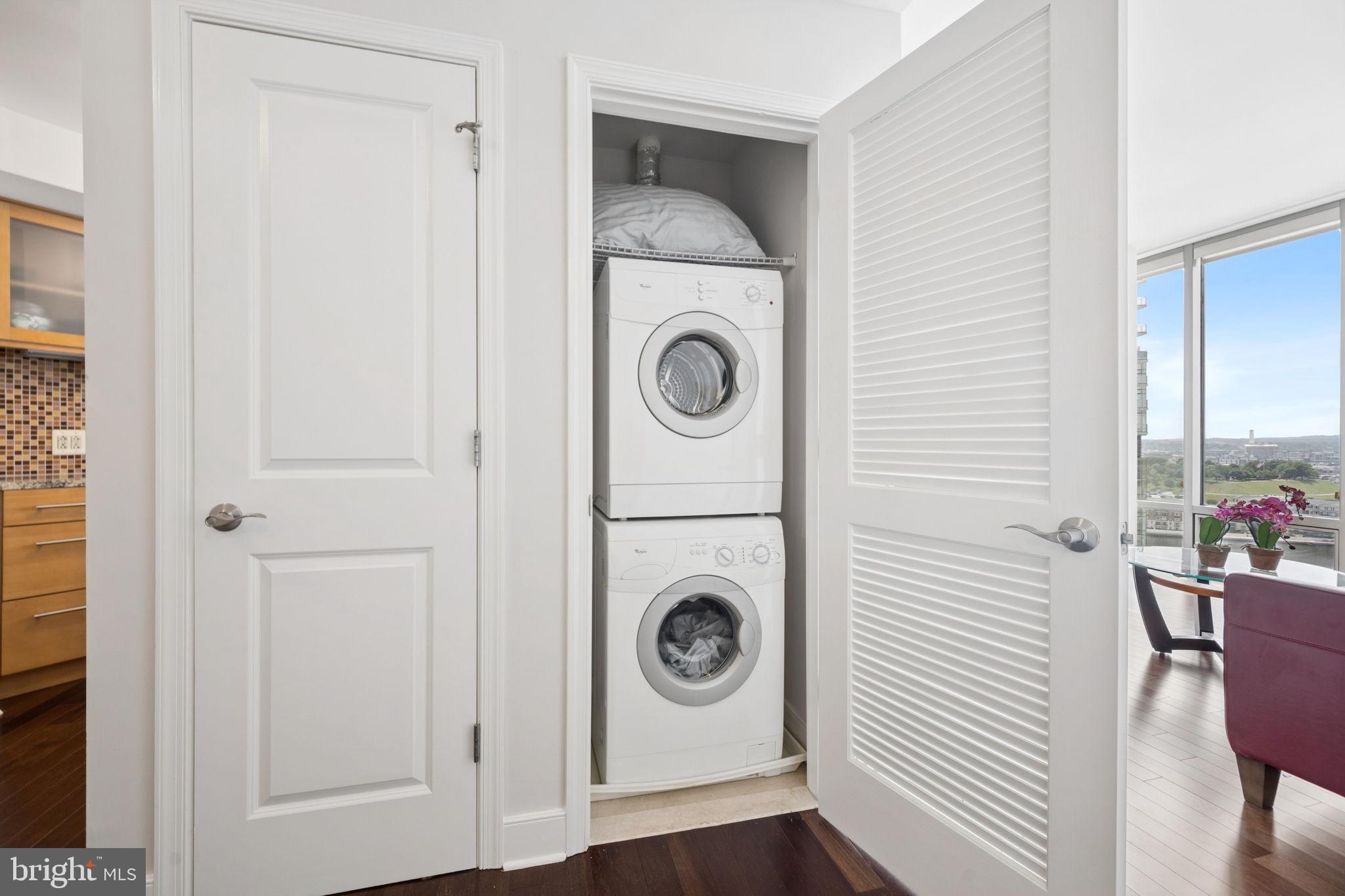 675 President Street, Unit 2002 Baltimore, MD 21202 - Photo 30 of 37 Laundry Center