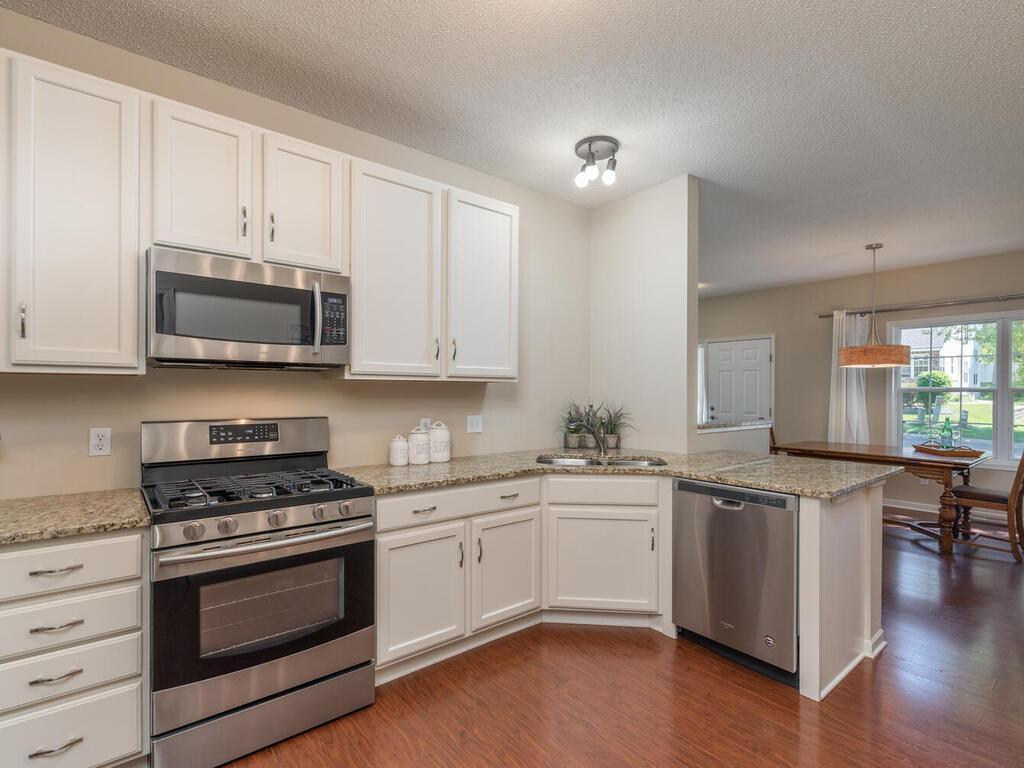 7991 Autumn Ridge Way Chanhassen, MN 55317 - Photo 11 of 25 Gallery Image 11