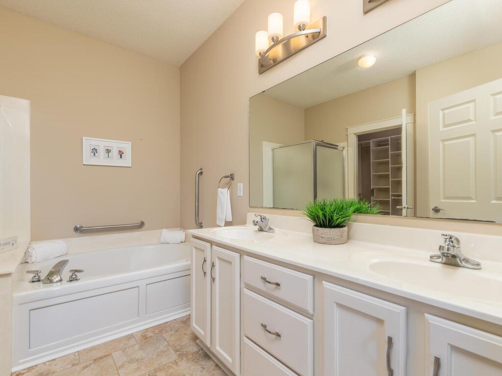 7991 Autumn Ridge Way Chanhassen, MN 55317 - Photo 15 of 25 Gallery Image 15