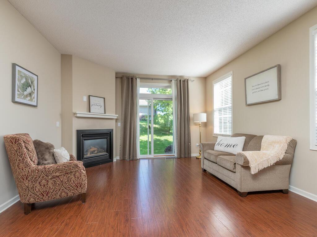 7991 Autumn Ridge Way Chanhassen, MN 55317 - Photo 4 of 25 Gallery Image 4