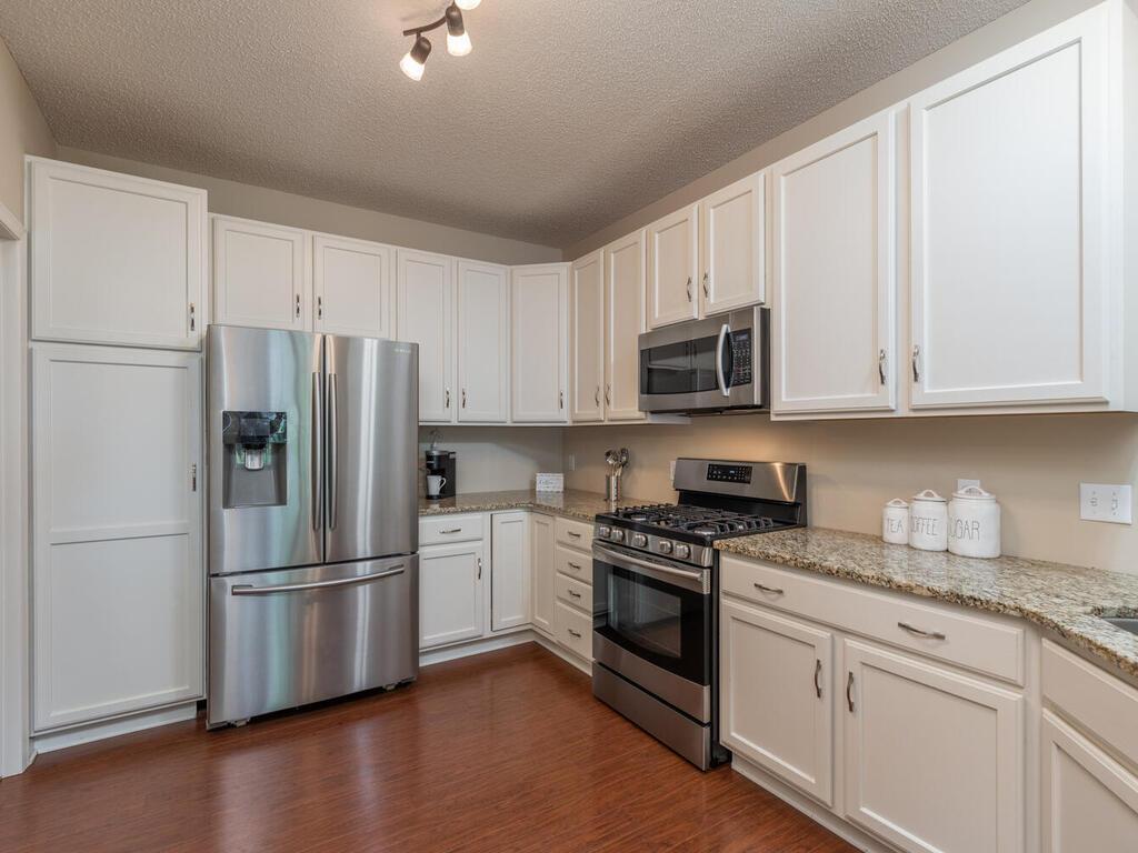 7991 Autumn Ridge Way Chanhassen, MN 55317 - Photo 10 of 25 Gallery Image 10