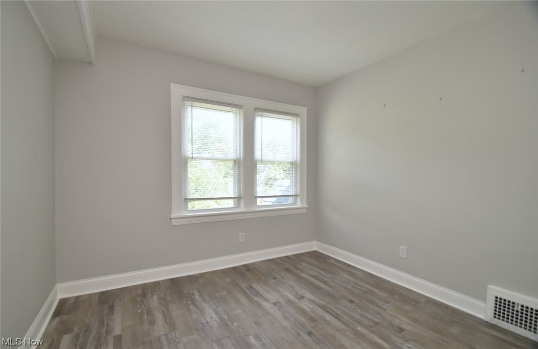 1518 South Noble Road Cleveland, OH 44121 - Photo 16 of 35 Bedroom 1