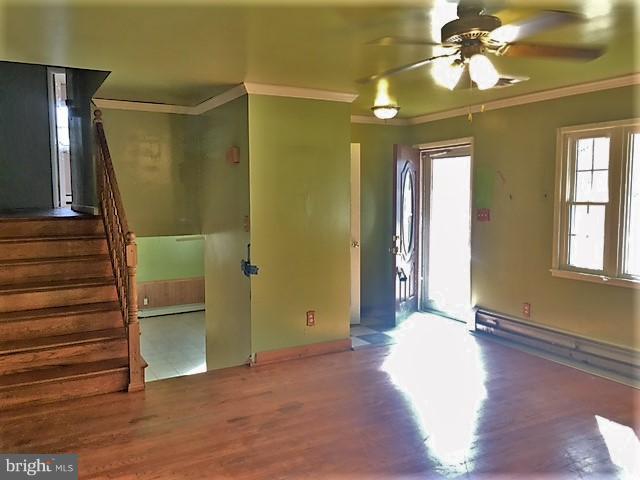 15425 Thompson Road Silver Spring, MD 20905 - Photo 6 of 20 Living Room