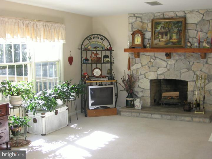 57 Taunton Road Medford, NJ 08055 - Photo 2 of 24 Family Room