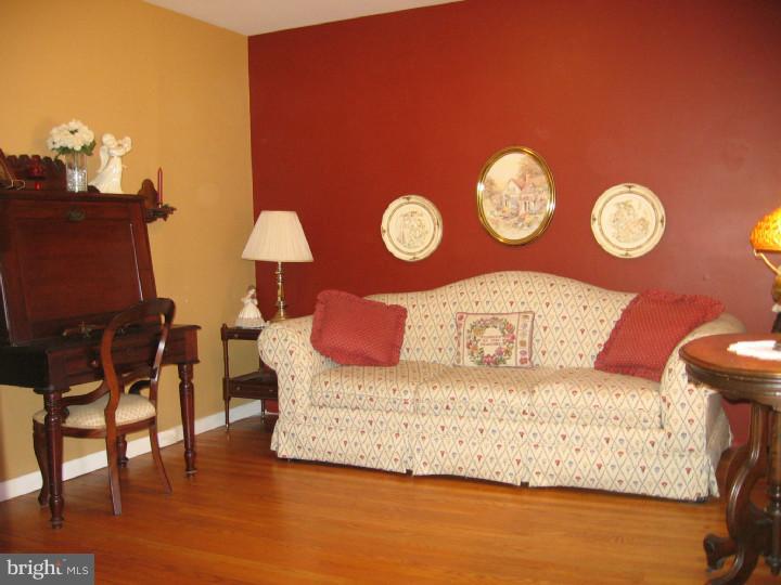 57 Taunton Road Medford, NJ 08055 - Photo 6 of 24 Living Room