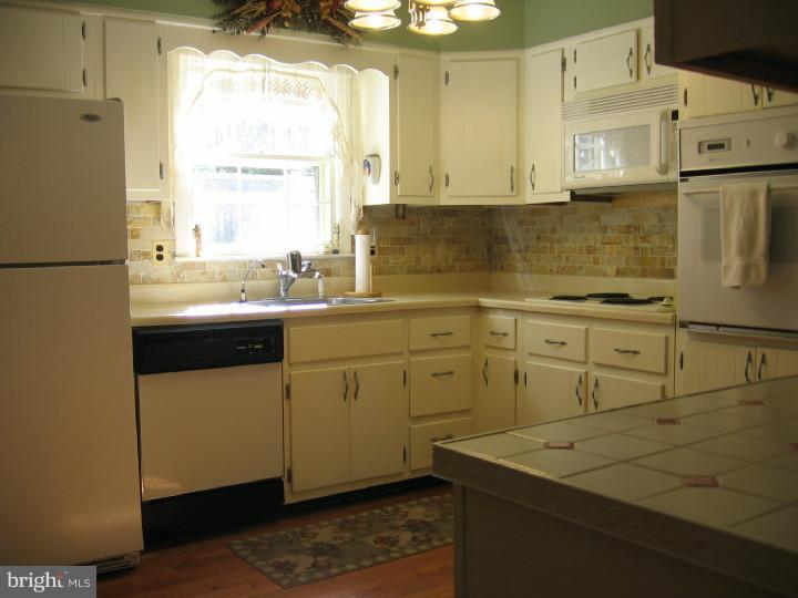 57 Taunton Road Medford, NJ 08055 - Photo 8 of 24 Kitchen