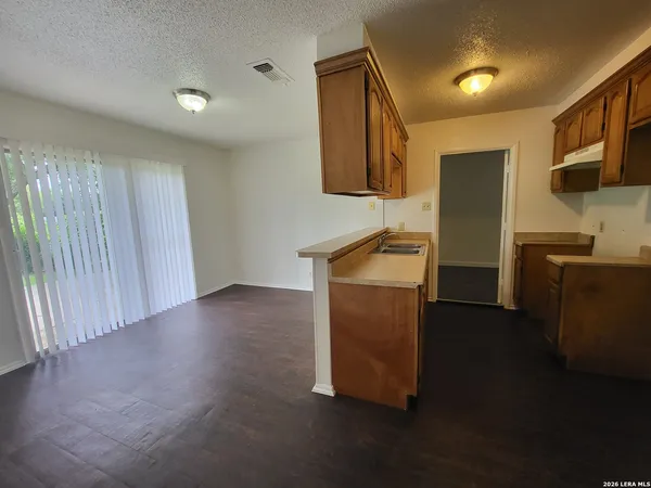 $1,350 | 506 Barbuda Drive, San Antonio, TX 78227